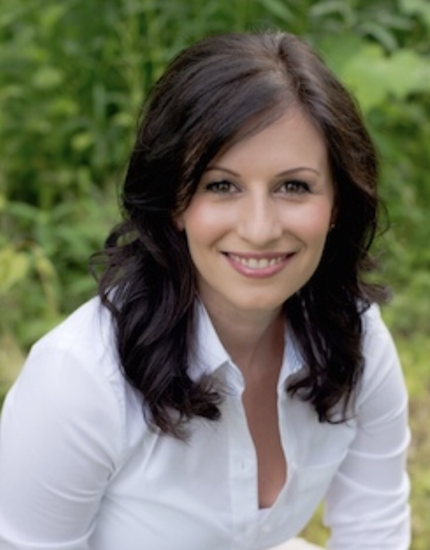 Dr. Donata Girolamo has a special interest in treating hormones, digestive health and immune support